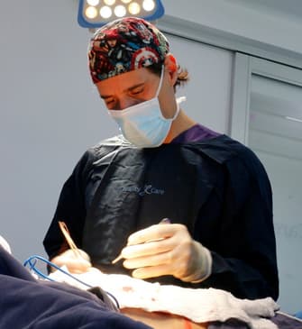 Slider image (8) Dr. Felipe Castro Esguerra - Plastic Surgeon in Colombia